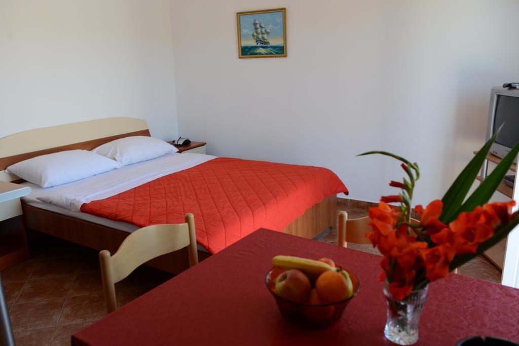Apartments Vila Lazarevic Tivat Phòng bức ảnh