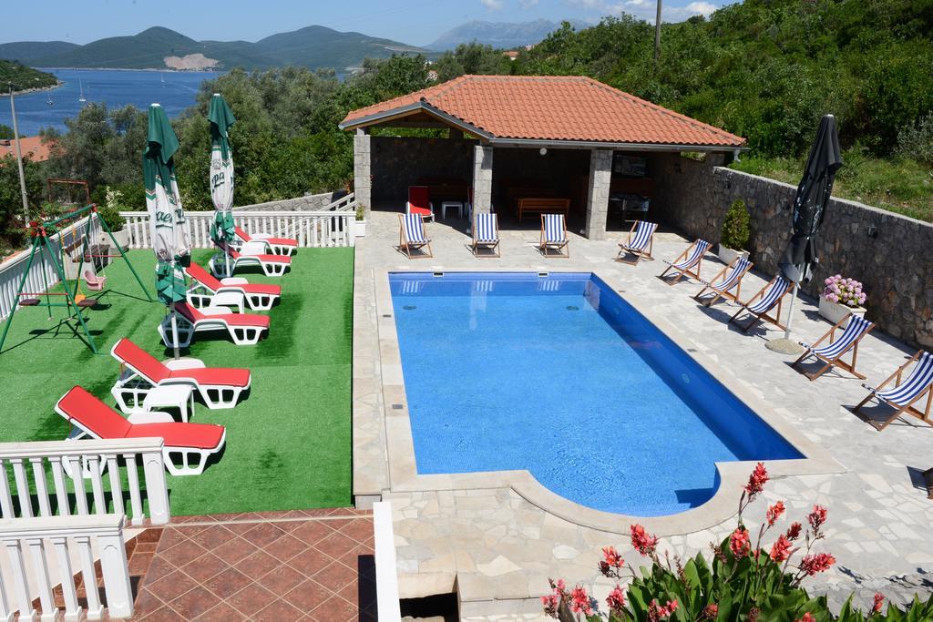 Apartments Vila Lazarevic Tivat Ngoại thất bức ảnh